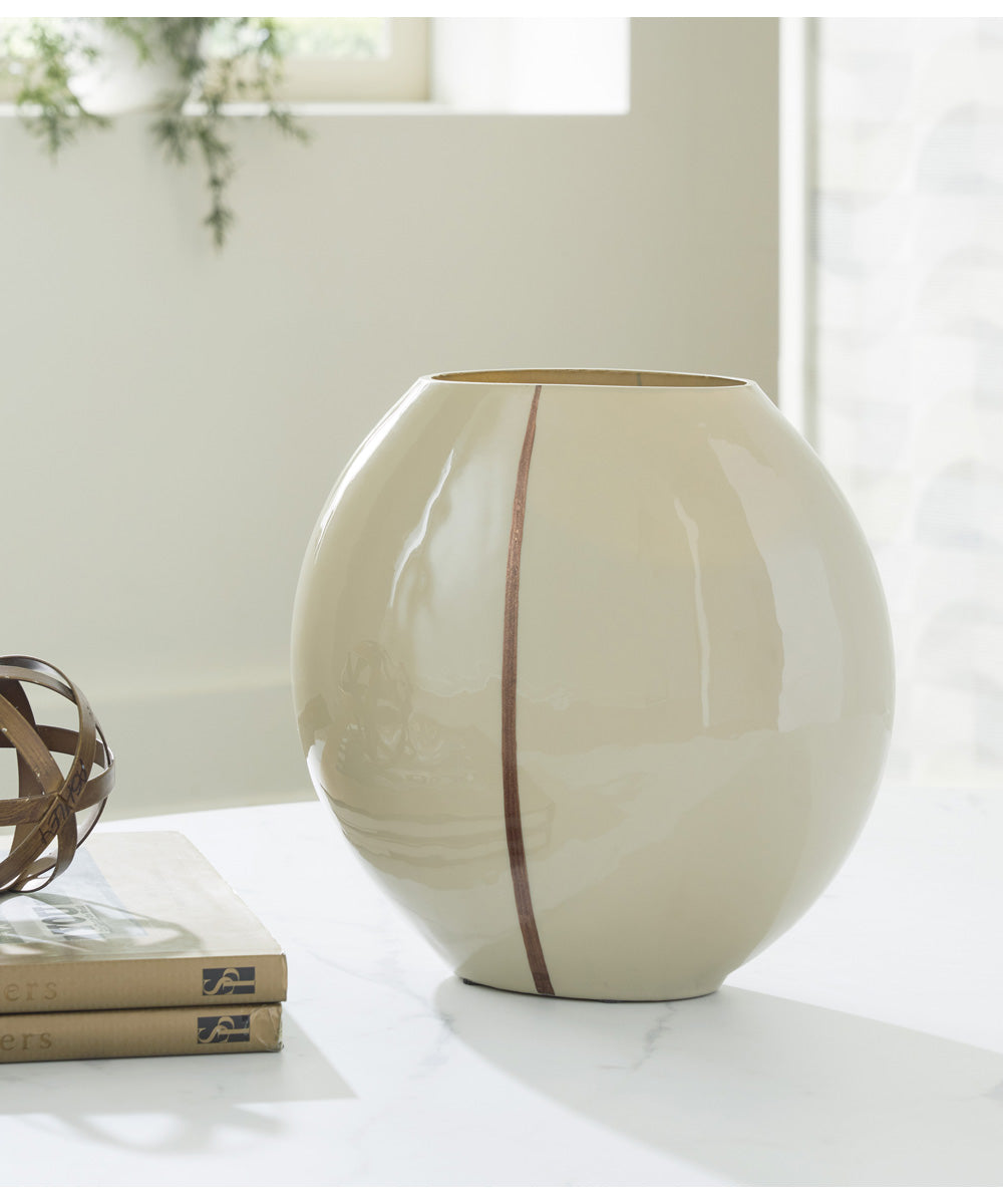 Sheabourne Vase Cream