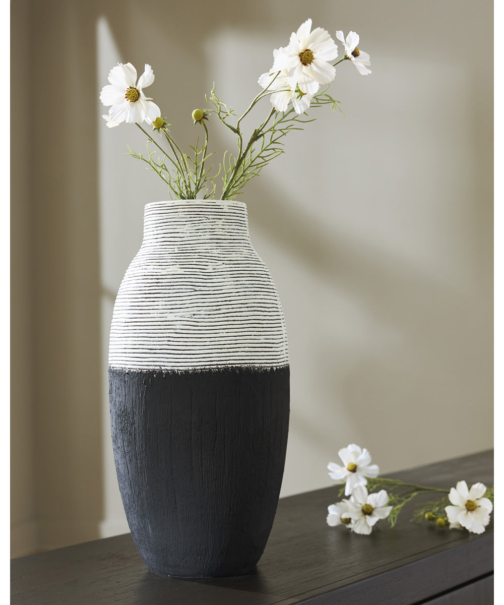 Girtha Vase Antique White/Black