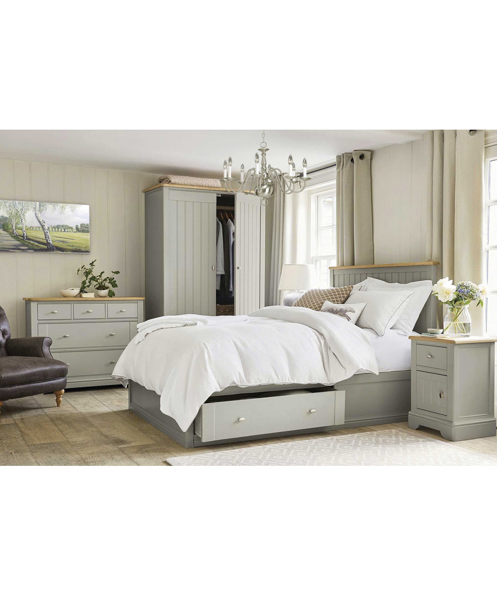 Americana 8-Light White Candle Traditional Chandelier Light Brushed Nickel