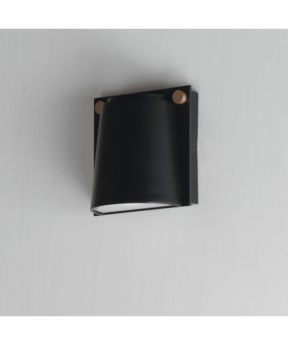 Rivet VX Small LED Outdoor Sconce Black / Antique Brass