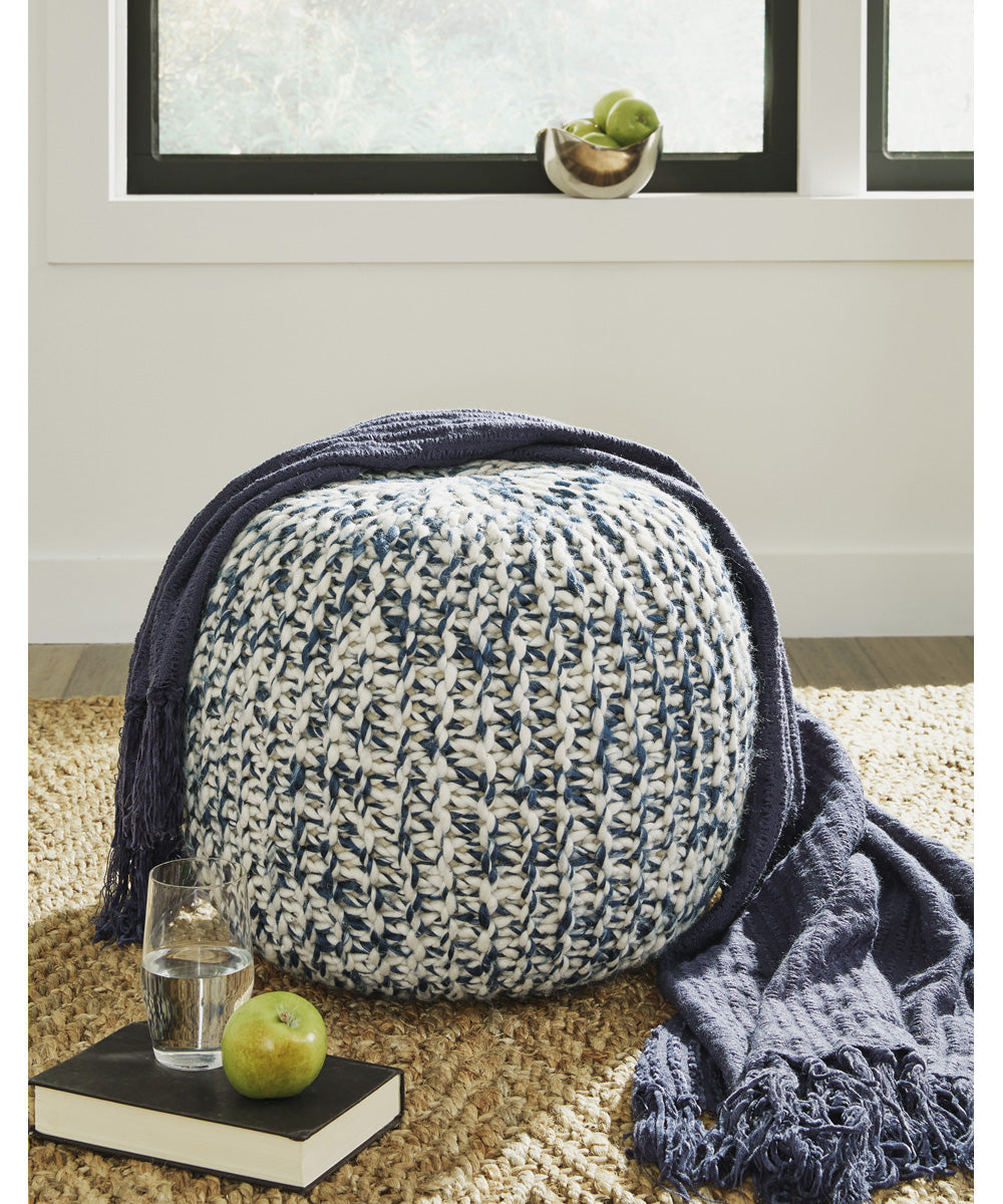 Latricia Pouf Blue/White