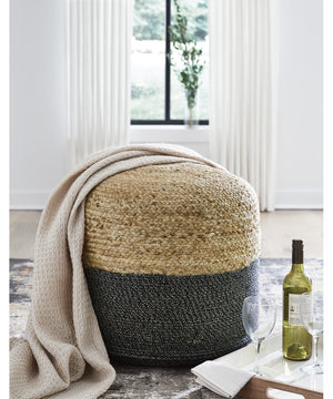 Sweed Valley Pouf Natural/Black