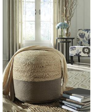 Sweed Valley Pouf Natural/Charcoal